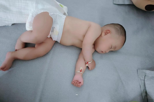 东明宝宝短发型女